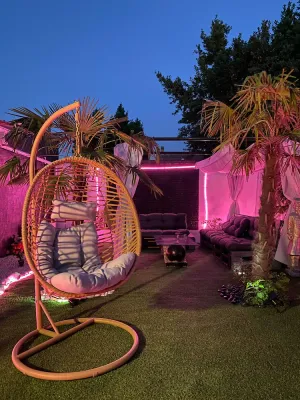 Image of Superb accommodation 180m2 jacuzzi \/ giant screen 110m2 of garden near the airport