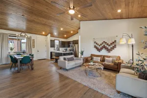 Image of 2 BD\/ 2BA Cabin Escape W\/ Views of National Forest