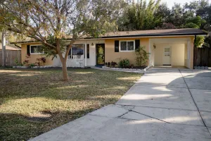 Image of 2\/1 with Huge Backyard -- Pet Paradise--20 min from Beaches