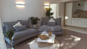 Image of Small prestigious property near Paris
