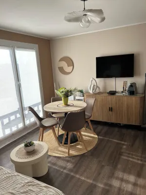Image of Pleasant duplex, direct access, free wifi beach