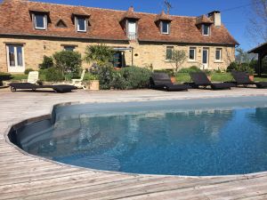 Image of Country house with swimming pool sleeps 14