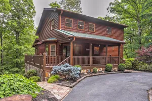 Image of Stunning home with fireplace, gazebo & Ping-Pong - dogs welcome