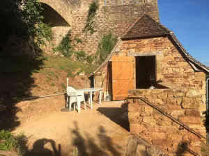Image of House on the ramparts, at the foot of Castelnau castle