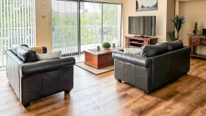 Image of Paradiso, 3,4 Laman Street - Comfortable unit with water views, aircon, solar heated pool and in the heart of town