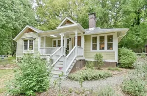 Image of Quiet, elegant cottage just steps from downtown Pittsboro—minutes to Jordan Lake