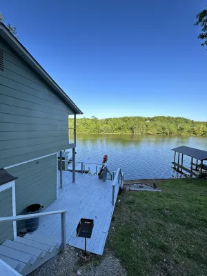 Image of Riverfront Property Newly Renvoated The Sweet Retreat