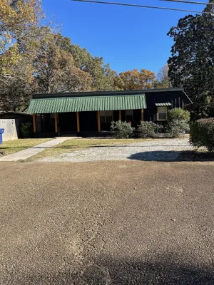 Image of Spacious 3 br home with large covered deck