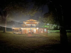 Image of Lakeside:King Beds, Firepit, Kayaks & Fishing Gear