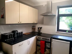 Image of Self Contained 4 Bed House with Off Street Parking