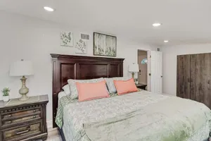 Image of Lake Hunter Historic Cottage