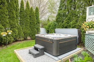 Image of Year-Round Hot Tub\/Downtown \/Dogs Ok\/ 2minBikePath