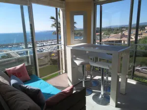 Image of T3 standing, panoramic sea view, swimming pool and parking.