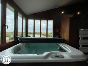 Image of Gîte 4 chambres avec bien-être et terrasses au cœur du Marais Breton - FR-1-426-559