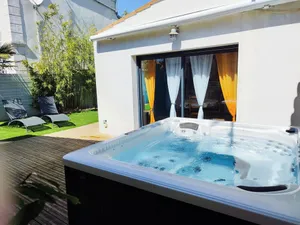 Image of Pretty charming house 3 * private jacuzzi sea beach center village shops