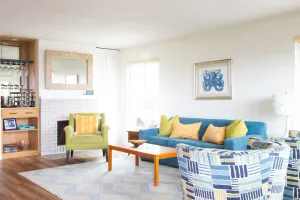 Image of Breezy Sailboat Villa: 1 block from beach!