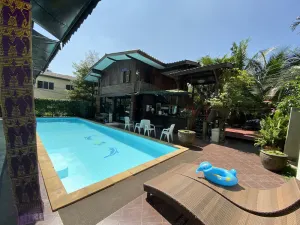 Image of Pagoda House by DD