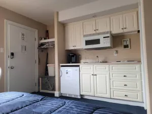 Image of Sunbeach Condo 900 Wesley Avenue Unit 109