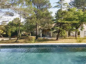 Image of Charming house with swimming pool in the quiet Alpilles for 6 to 10 people