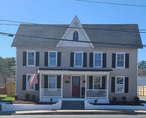 Image of Historic home in downtown Milton w\/hot tub. Quick drive to the Delaware beaches!