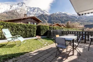 Image of Lilas - Awesome view of the Mont-Blanc Range