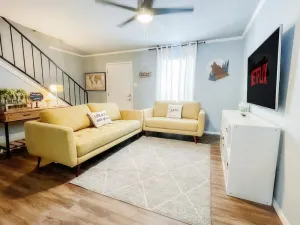 Image of Upscale Townhouse Heart of SA's medical Center