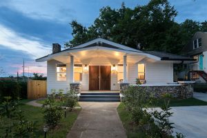 Image of Modern Farmhouse of Eastlake