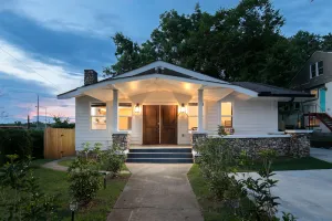 Image of 5 Bedroom Modern Farmhouse mins from Downtown