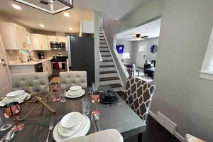 Image of Incredible 5 bed 2 bath w\/ HOT TUB close to Pitt