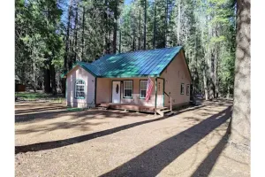 Image of Mt Lassen and the great outdoors