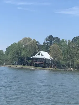 Image of Awesome  4 Bed\/2 Bath on Private Point, Spectacular Lake Views!