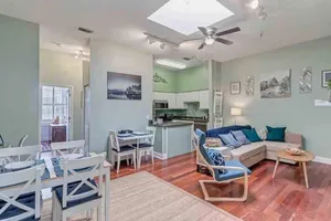 Image of Stylish 2 BR apartment - perfect for relaxing!