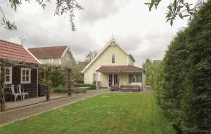 Image of 3 Bedroom Stunning Home In Wemeldinge
