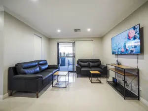 Image of Gorgeous Family House near Shops