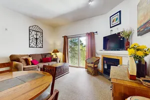 Image of Fantastic condo close to skiing with fireplace, gym, Ping-Pong - Snowbirds okay