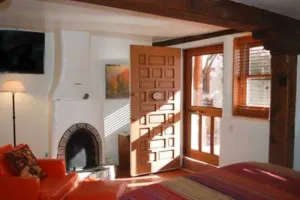 Image of Come stay with us at La Posada de Taos ! Enjoy a unique and cozy space.