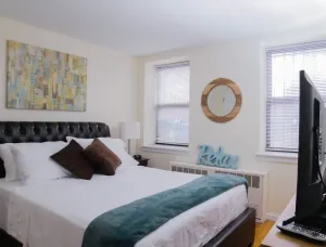 Image of Elegant and Comfortable Stay