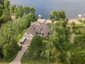 Image of LUXURY 5BR LAKE HOUSE  MINUTES FROM SAND VALLEY GOLF COURSE AND LAKE PETENWELL