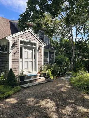 Image of Quaint Cape walking distance to Morning Glory Farm