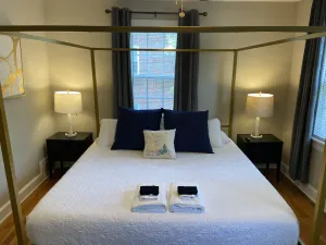 Image of 2 Bedroom-Sleeps 5-Only 5 Blocks to the Square and MTSU!