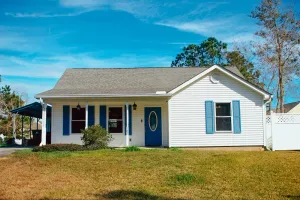 Image of Spacious and stylish 3bd home minutes from beach