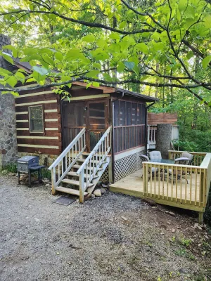 Image of Gi Gi's Getaway!  Hot tub. F\/P. screened porch