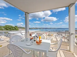 Image of Vue sur mer | Appt + TV à 150m de la plage