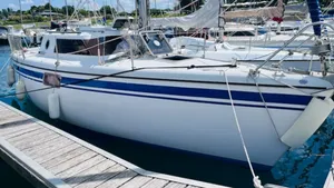 Image of Sailboat with sanitary facilities and parking