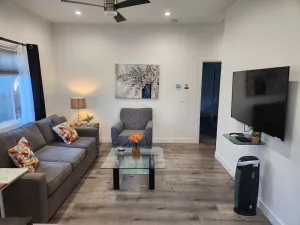 Image of 1BD\/1BTH Unit\/Queen Bed\/Queen Sofa Bed\/Wi-Fi \/PARKING\/EV CHARGER