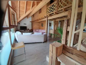Image of Le Typique Atypique Spacieux 140 m2 au Centre du Hameau de Perroix