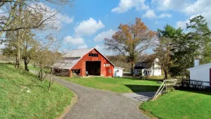 Image of Long Acre Farm - Quiet Setting in a Central Location