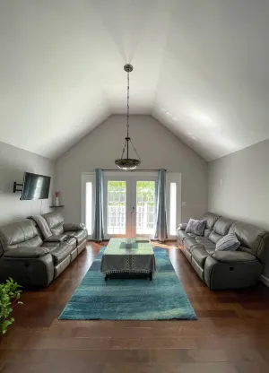 Image of Spacious Modern Style Complex
