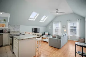 Image of Downtown Newport Penthouse on Thames Street, 2 BR, Walk to Everything - Sleeps 6