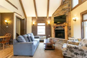 Image of Luxury 2-Bedroom Cottage in Downtown Berlin